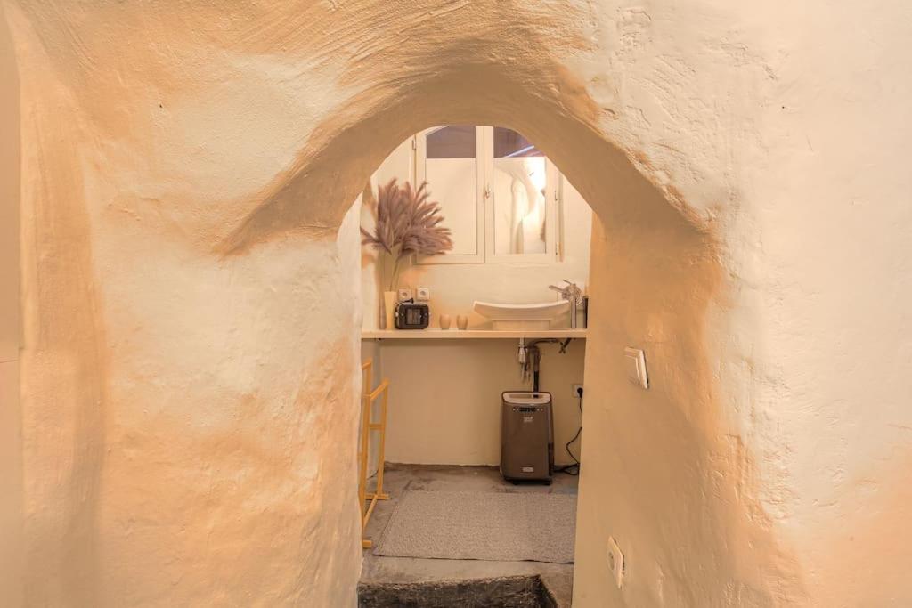 Industrial-Style Studio With Bathtub, Vieux-Lyon Exterior photo